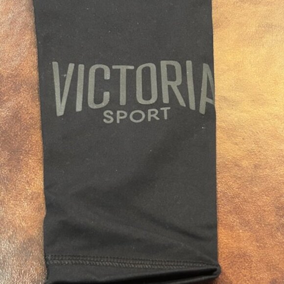 NWT Victoria's Secret Victoria Sport Knockout Capri Leggings - Picture 11 of 12